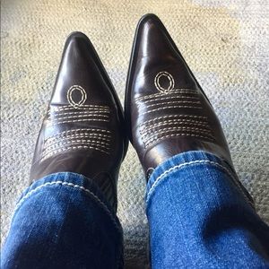 Cowgirl up! Ankle boots!